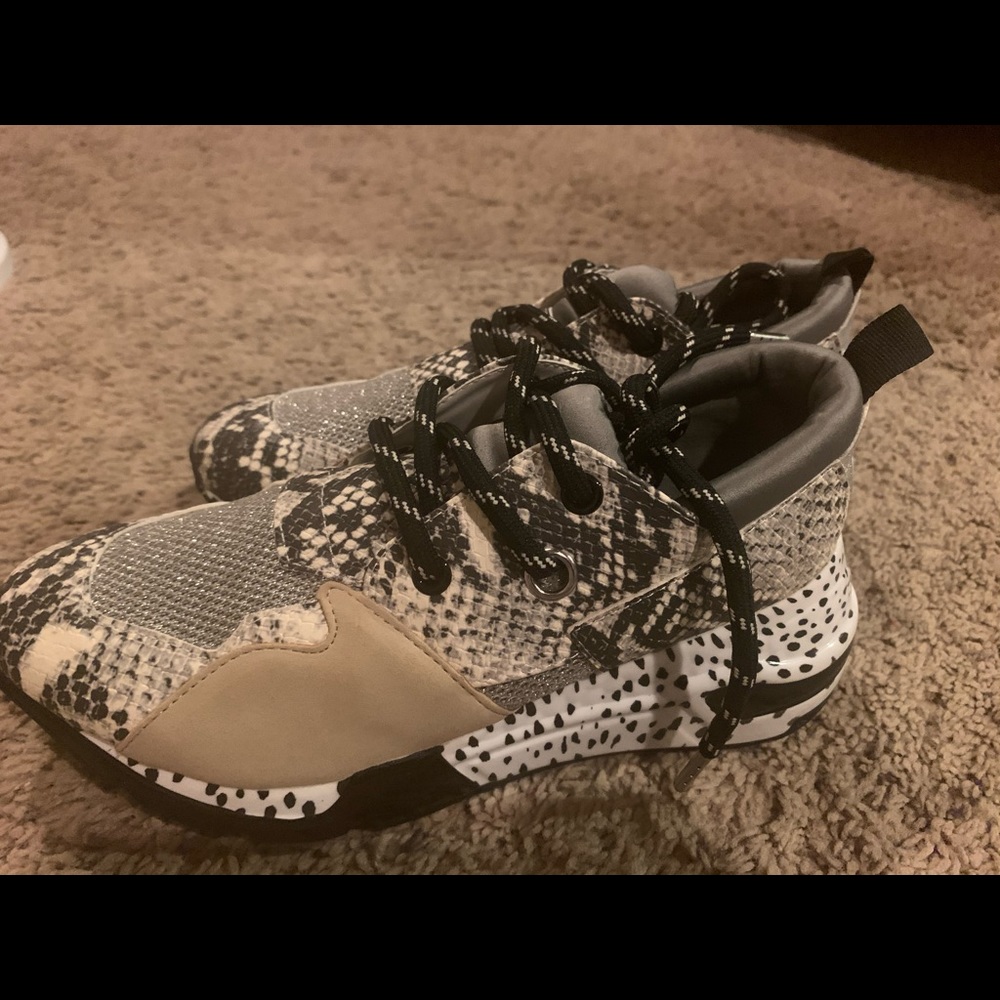 Steve Madden Cliff Sneakers Natural Snake Size 6.5